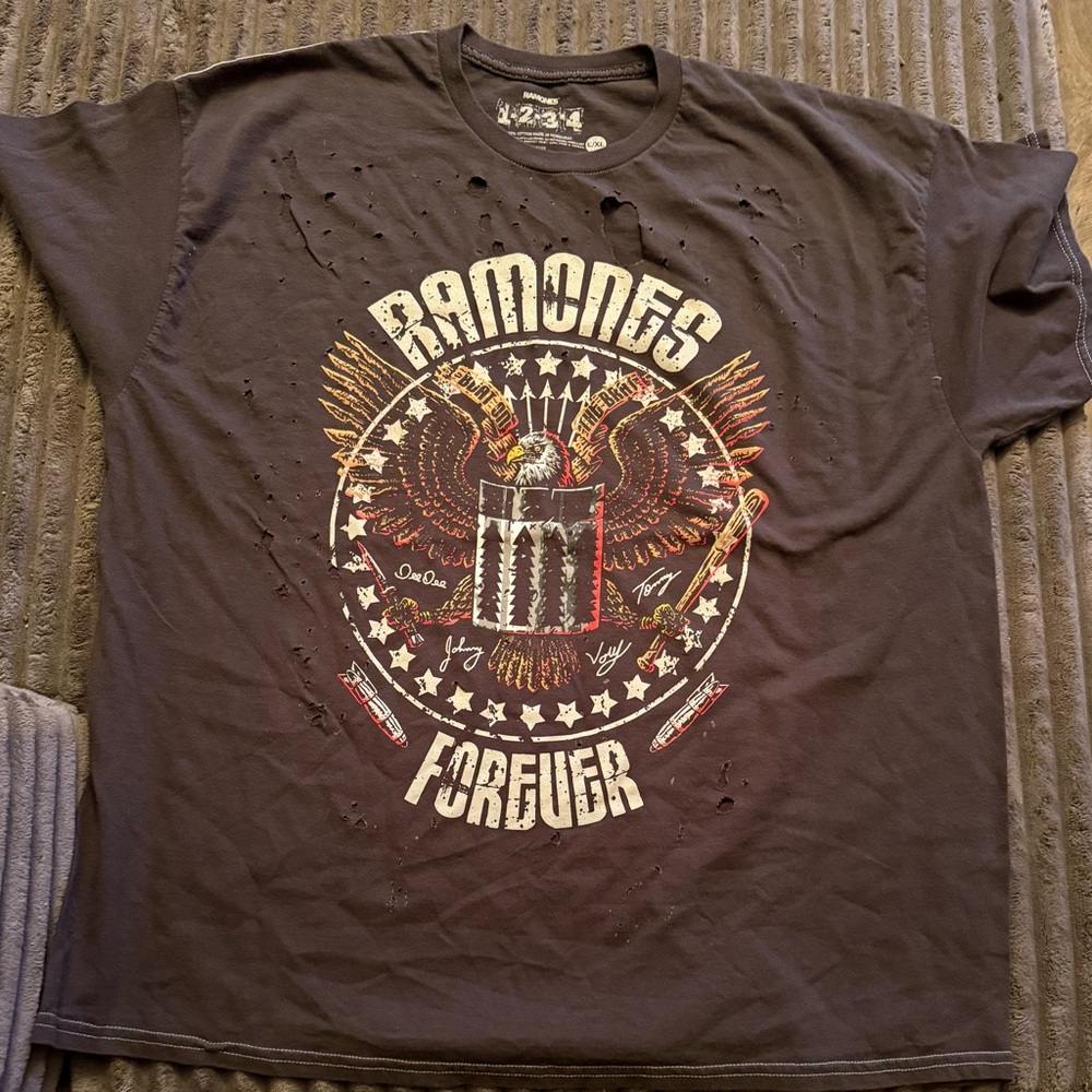 Ramones  Graphic Tee - Black